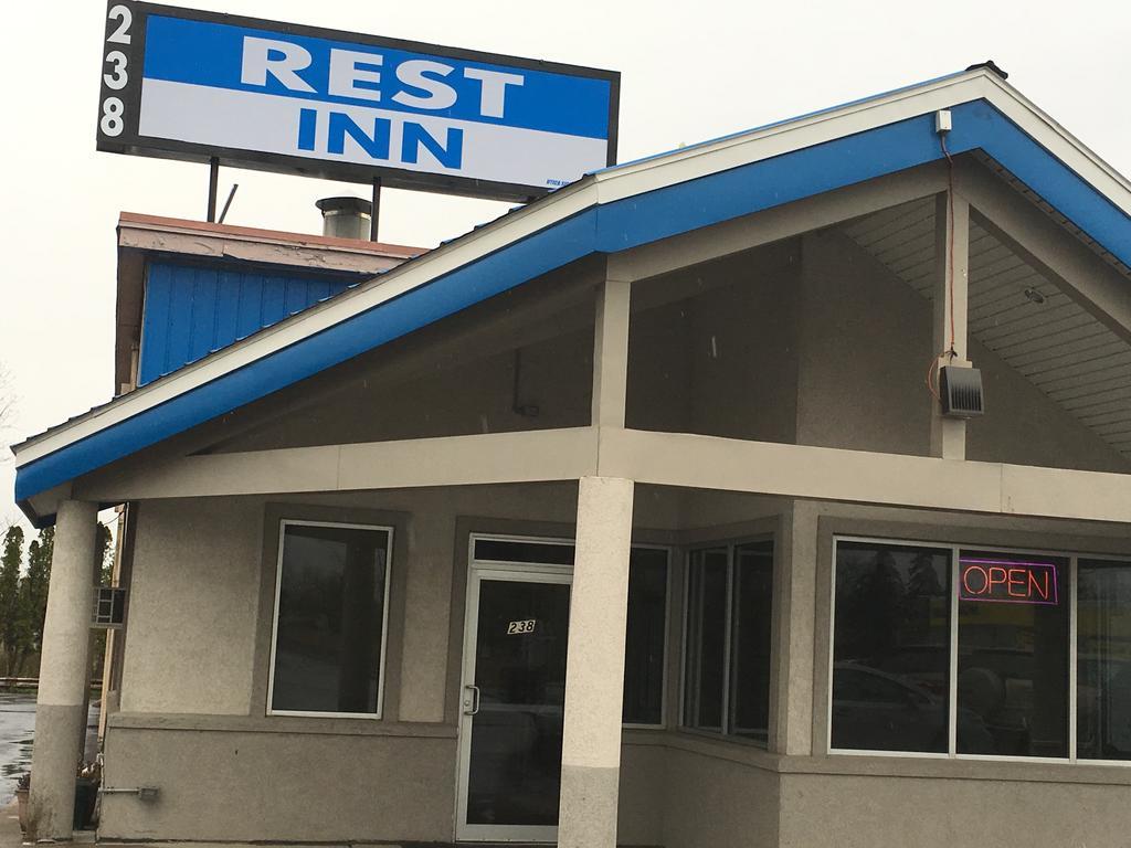 Utica Rest Inn Exterior foto